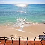 Beachfront Condo With Jacuzzi, 3 Bedroom & Pool - At Mareazul Condo Corazon