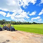 Beachfront Condo With Jacuzzi, 3 Bedroom & Pool - At Mareazul Condo Corazon