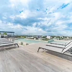 Verde Oasis Condo - Downtown - At Veranto Condos