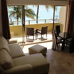 Koox La Mar Condhotel