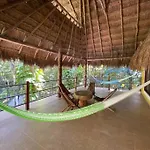 Jungle Oasis By The Beach: Casa Selva On 38Th Street
