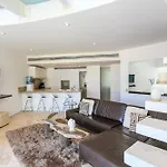 Magia Apartments, Resort-Style, Prime Location With Ocean Views!