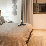 Chic 2Br In Exclusive Building