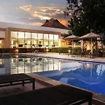 Great Cheerful 2 Bedroom House With Pool And Spa