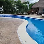 Great Cheerful 2 Bedroom House With Pool And Spa