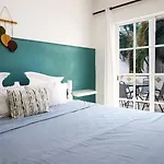 Spacious King Room Near Beach & Quinta