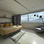Comfy One Bedroom Near The Beach And 5Th Ave
