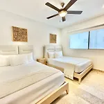 Perfect Condo At Arenis, Oceanview Pool And Gym