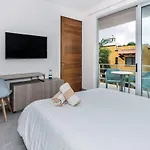 Luxury Condo 150Mb 2 Bedroom Cine Gym Pool