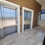 Luxury Apartment 2Br In Pdc, Steps From Beach