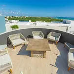 Nice Studio 150 M From Playa Pelicanos And 5Th Ave
