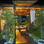 Sophia\'S Beach House At Emiliano 42