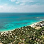 Sophia\'S Beach House At Emiliano 42