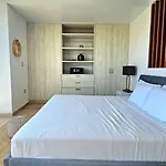 Estudio De Lujo Con Vista Al Mar