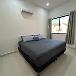 Beautiful House With Pool & Gym