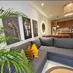 Luxury And Peaceful Apartament