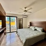 New Apartment Steps Away From 5Th Avenue!