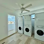 New Apartment Steps Away From 5Th Avenue!