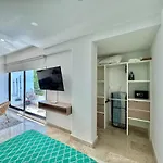 New Apartment One Block From 5Th Ave