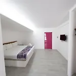 Hotel Partyholic