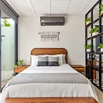 Searena Boutique Condos