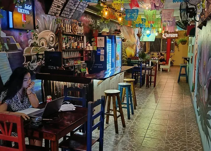 Tres Mundos Hostel