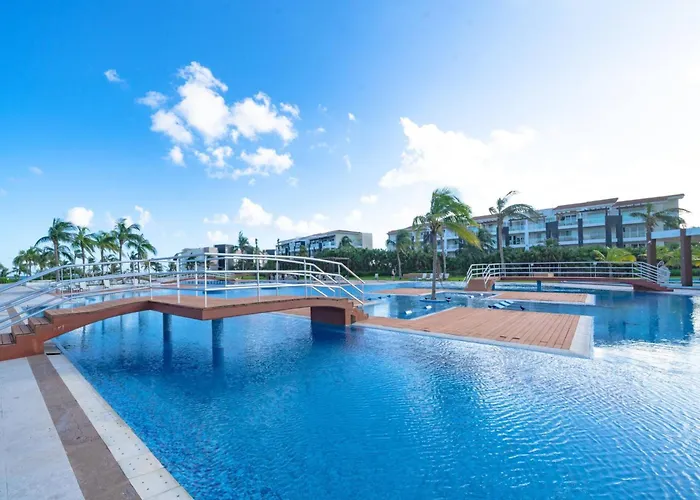 Luxury 2 Bedroom Condo With Tub & Infinity Pool - Beach Side At Mareazul - Sirenita G