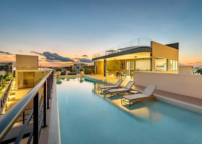 Luxury 2Br 2Ba Ocean View 200M From Beach