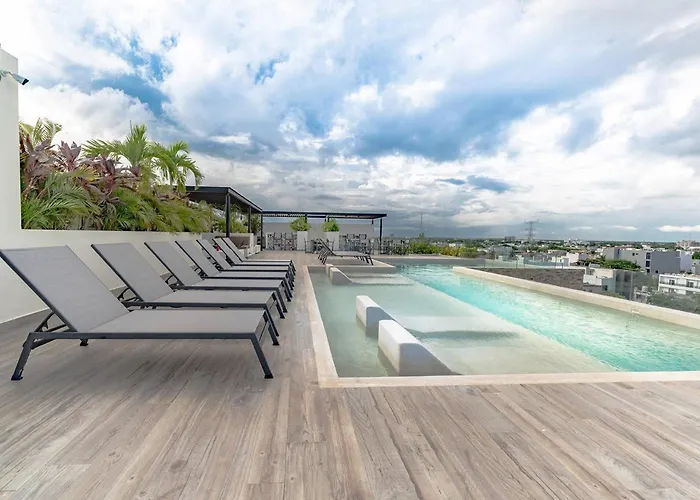 Condo Verde Oasis - Central 2 Bedroom With Pool, Gym, Private Terrace - At Veranto Condos