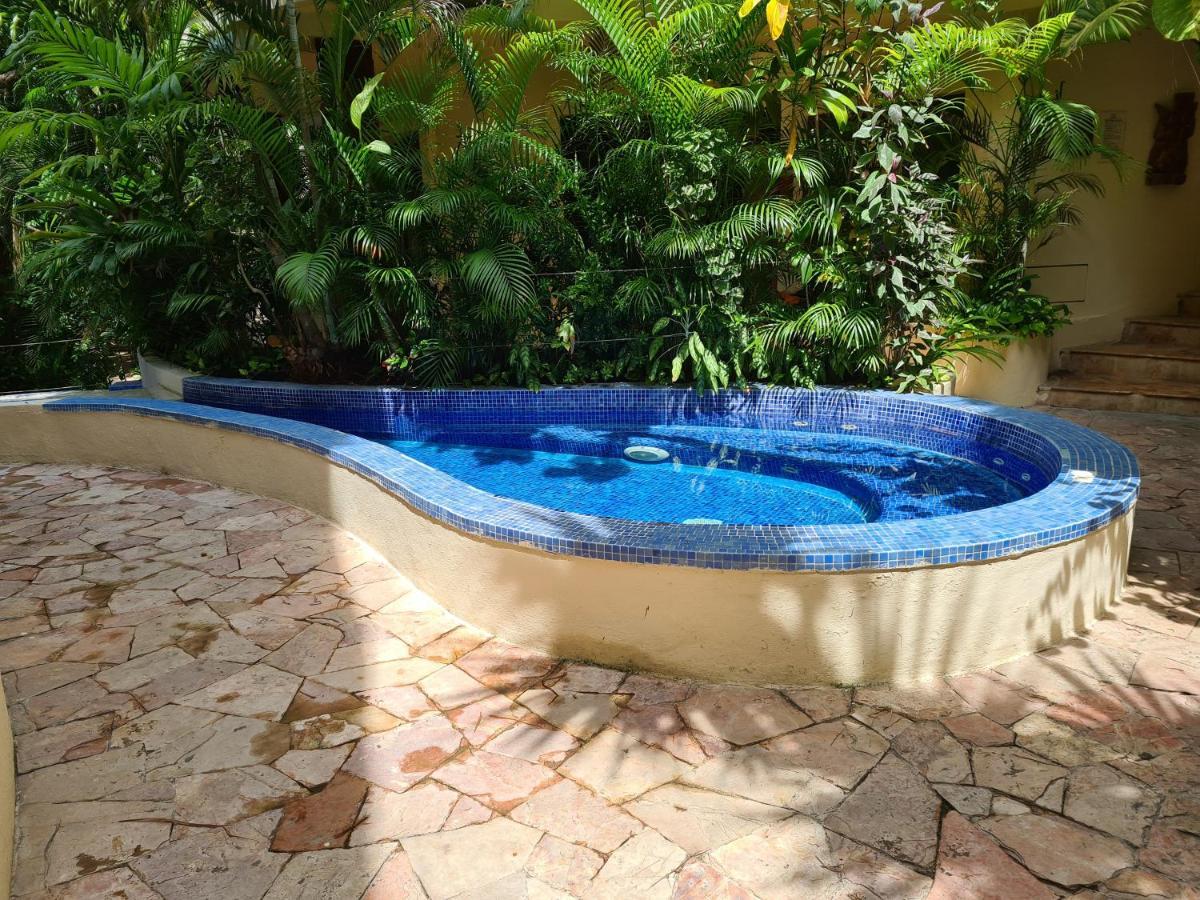 Luxury Steps To The & 5ta Av, Amazing Biệt thự