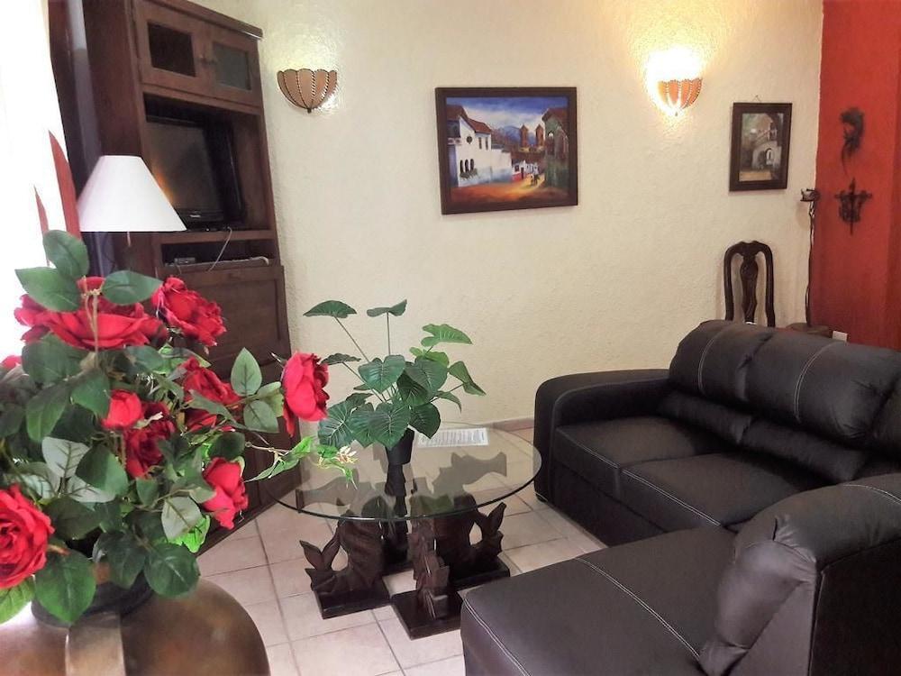 Bosque Caribe, 5th Av. Zone 3* Playa del Carmen