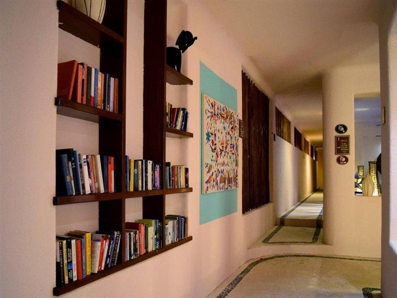 Khách sạn Tortuga 2*