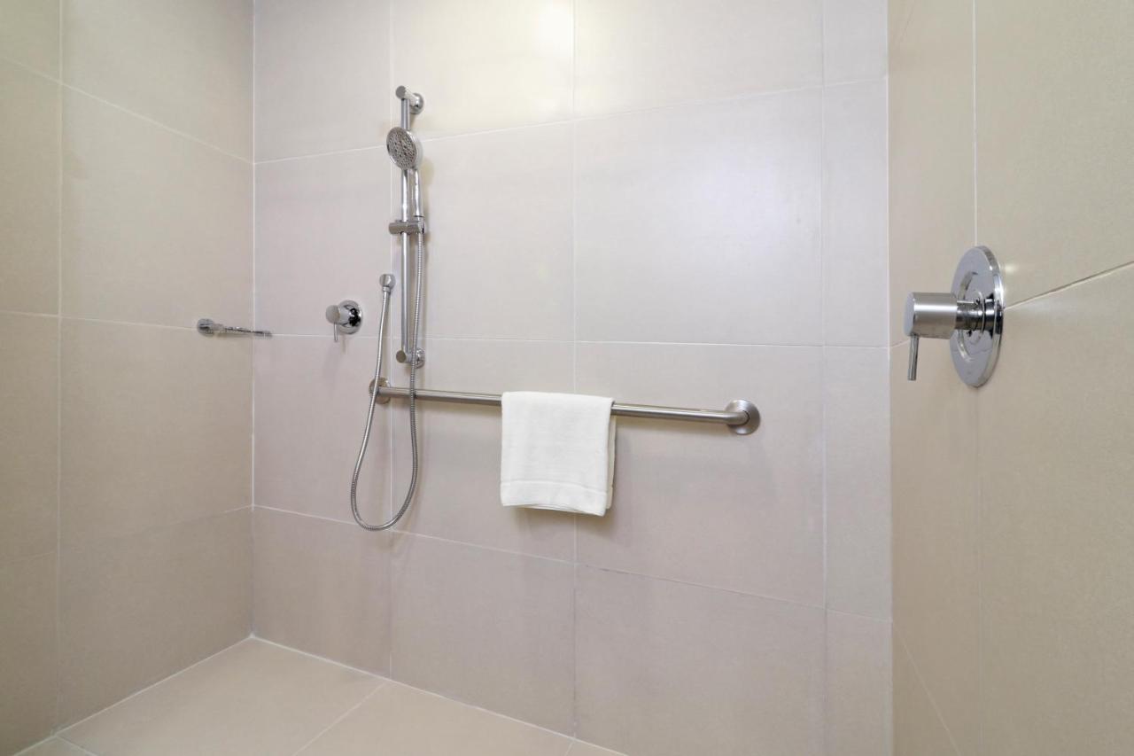 Hotel Express&suites - Playa Del Carmen, An Ihg 3*