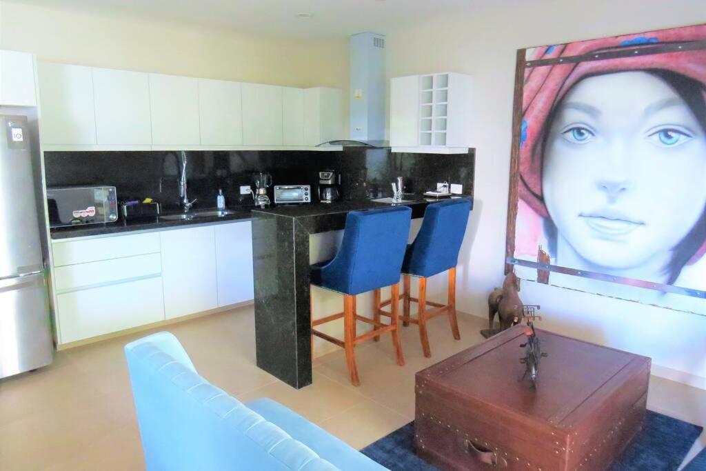 2 Bedrooms Luxury In Apartment
