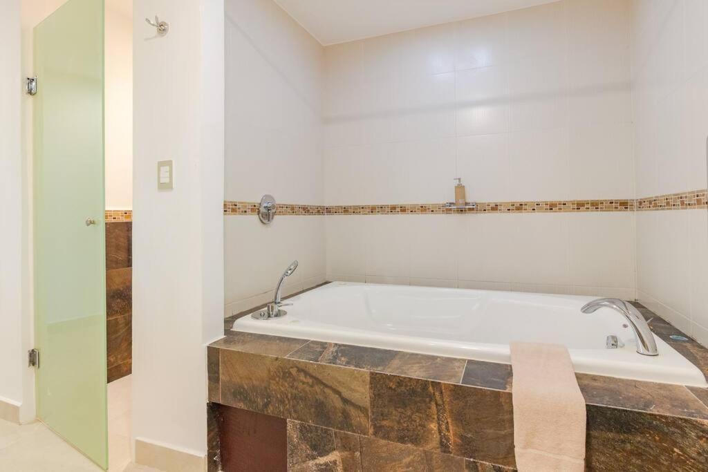 Encantadora Super Amplia En Colibri Pdc Apartamento Playa del Carmen