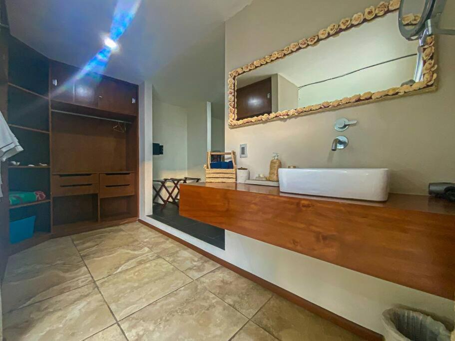 Playa Gem-a Unique Penthouse In Heart Of Downtown!