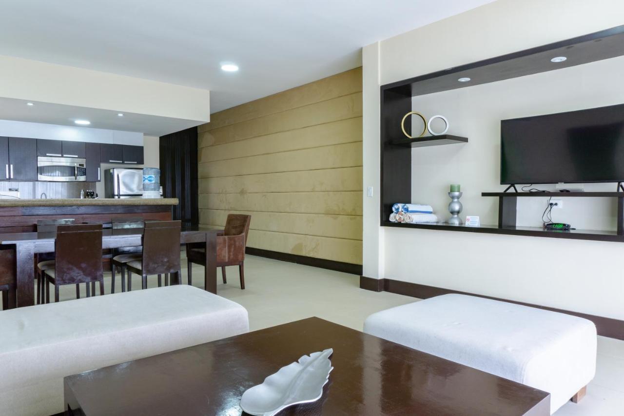 Aldea Thai 305