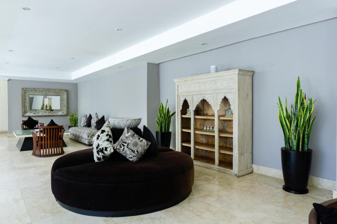 Aldea Thai 305