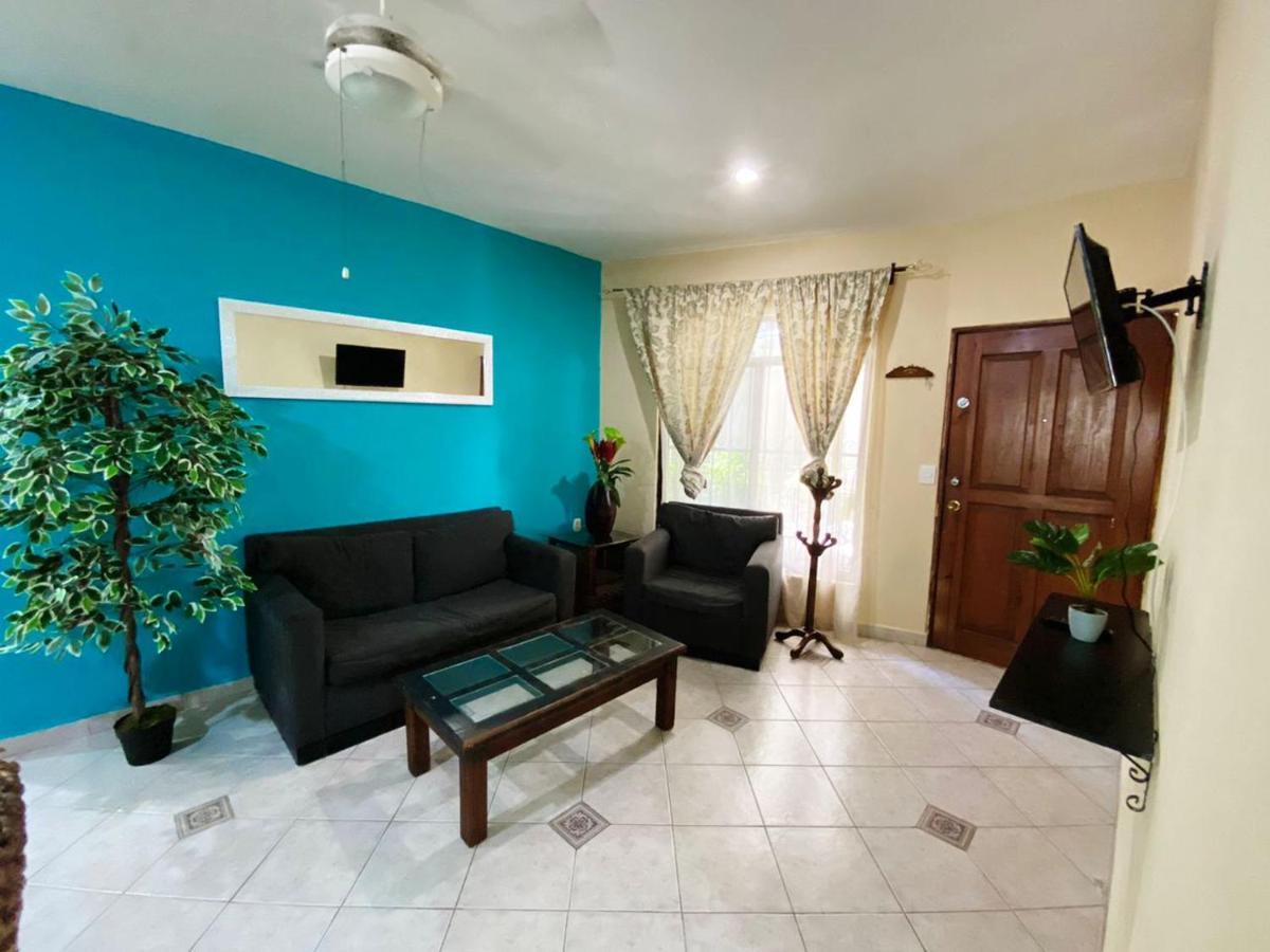 W/ Prime Location Mexican Colonial Style Apartment