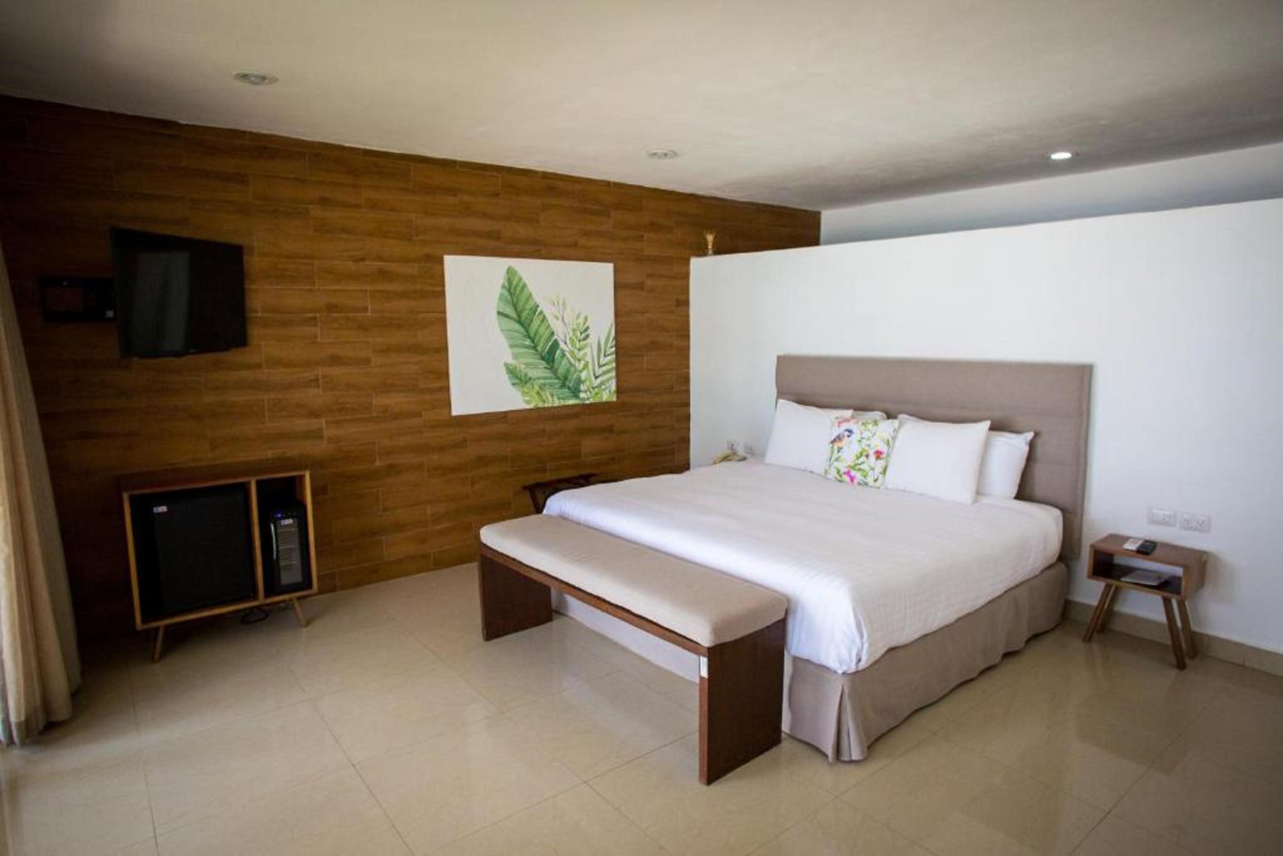Le Reve By Mij - Beachfront (adults Only) Hotel