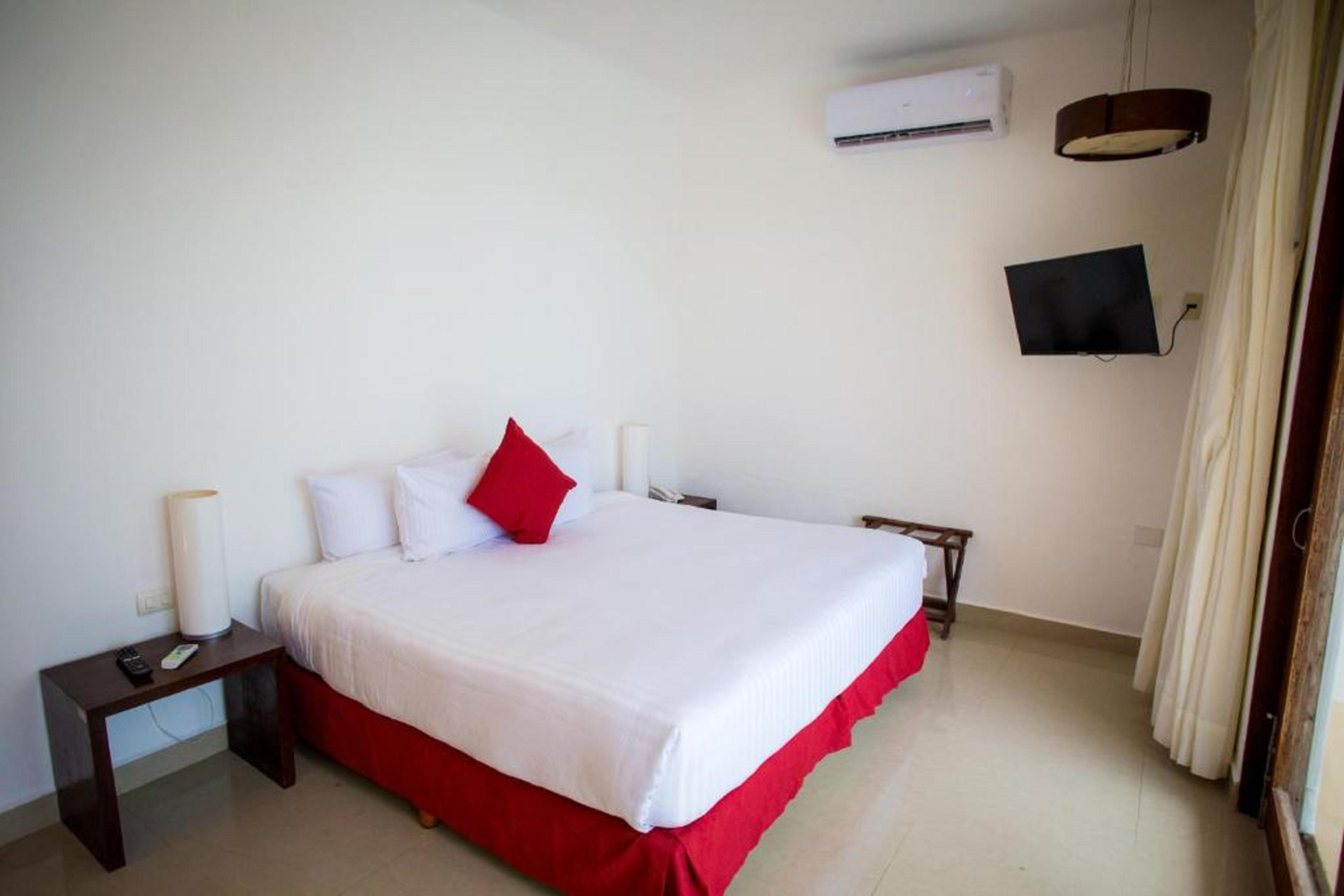 Le Reve By Mij - Beachfront (adults Only) 4*