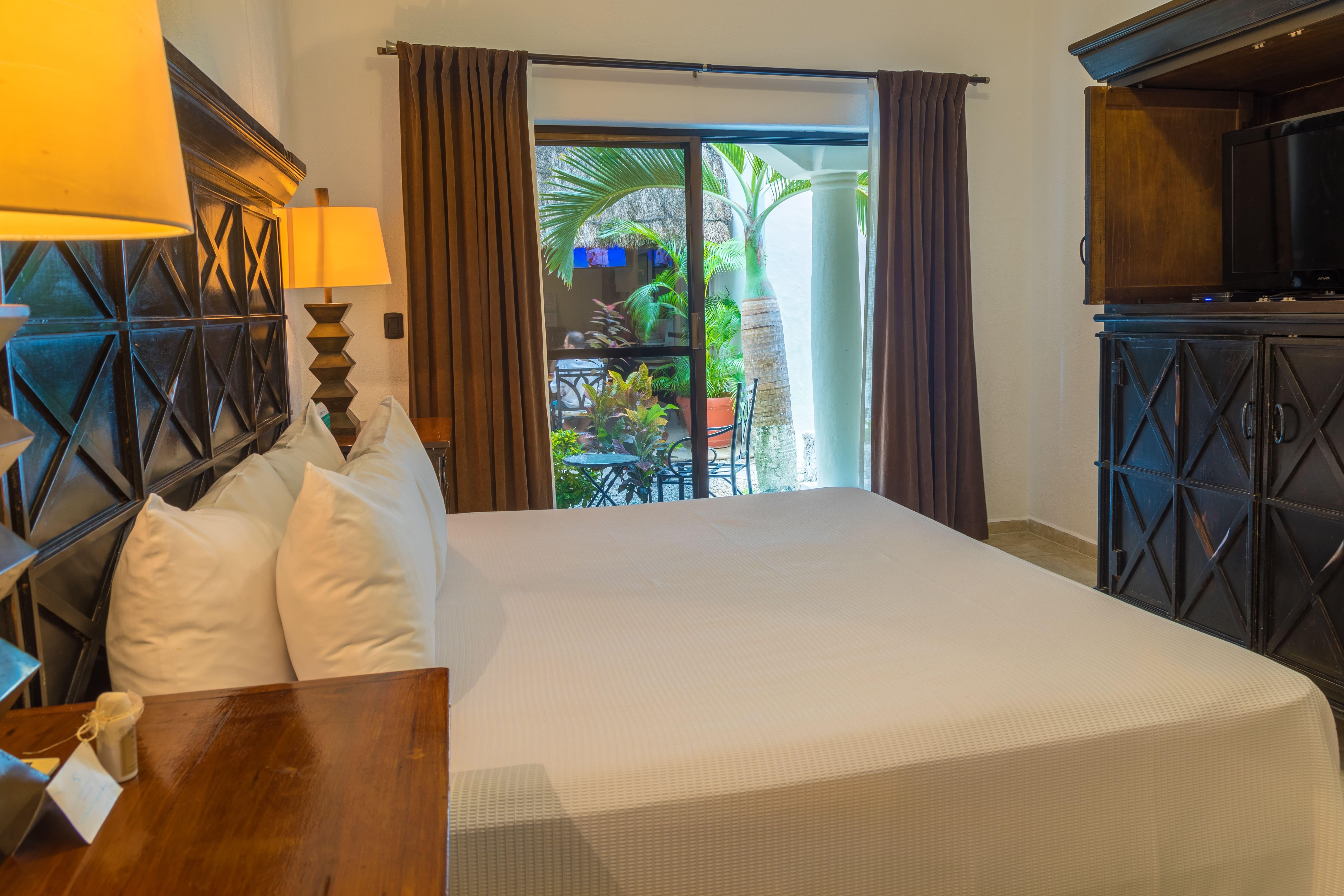 Hotel Hacienda Paradise 4*
