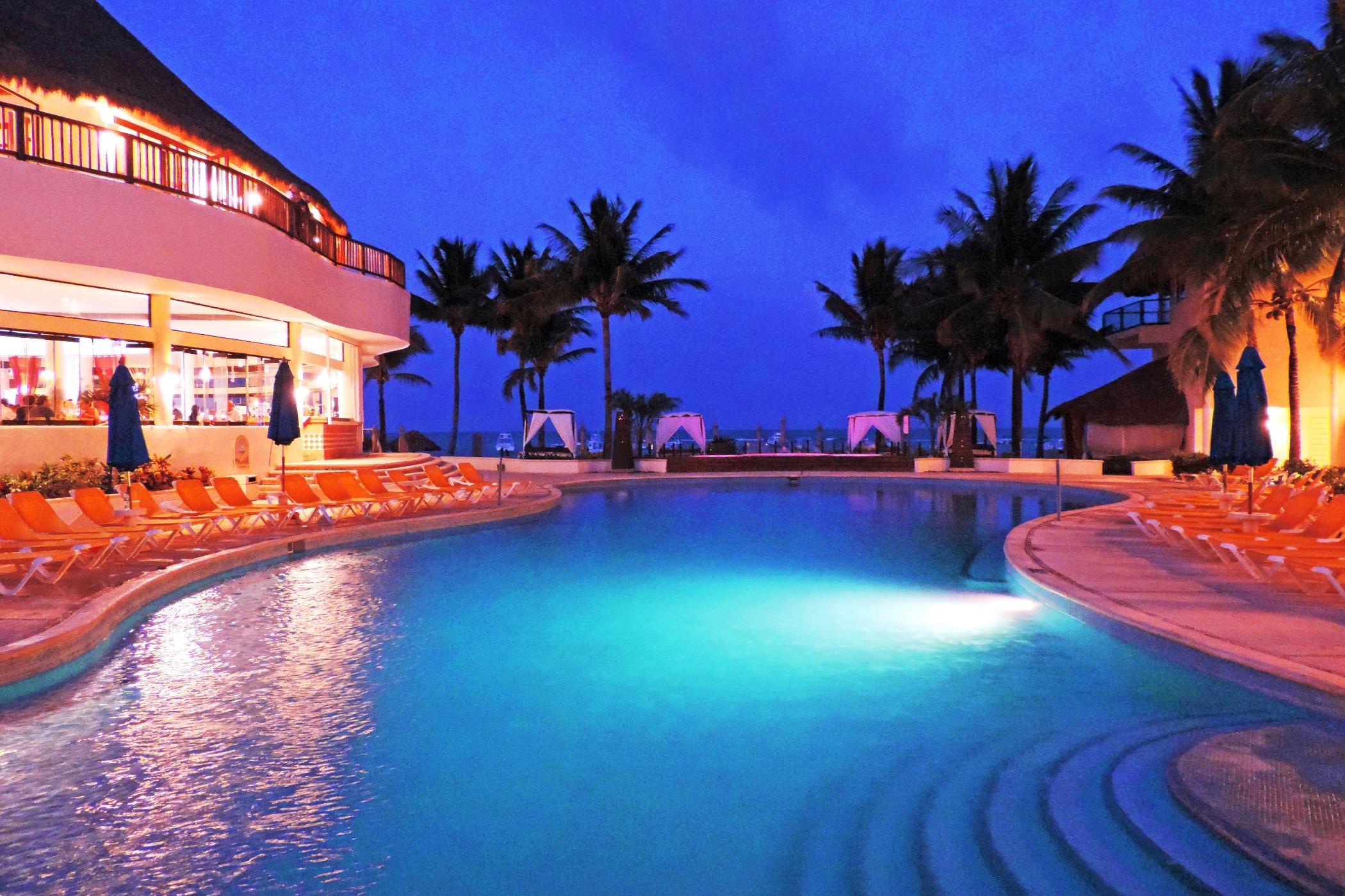 The Reef Coco & 4*