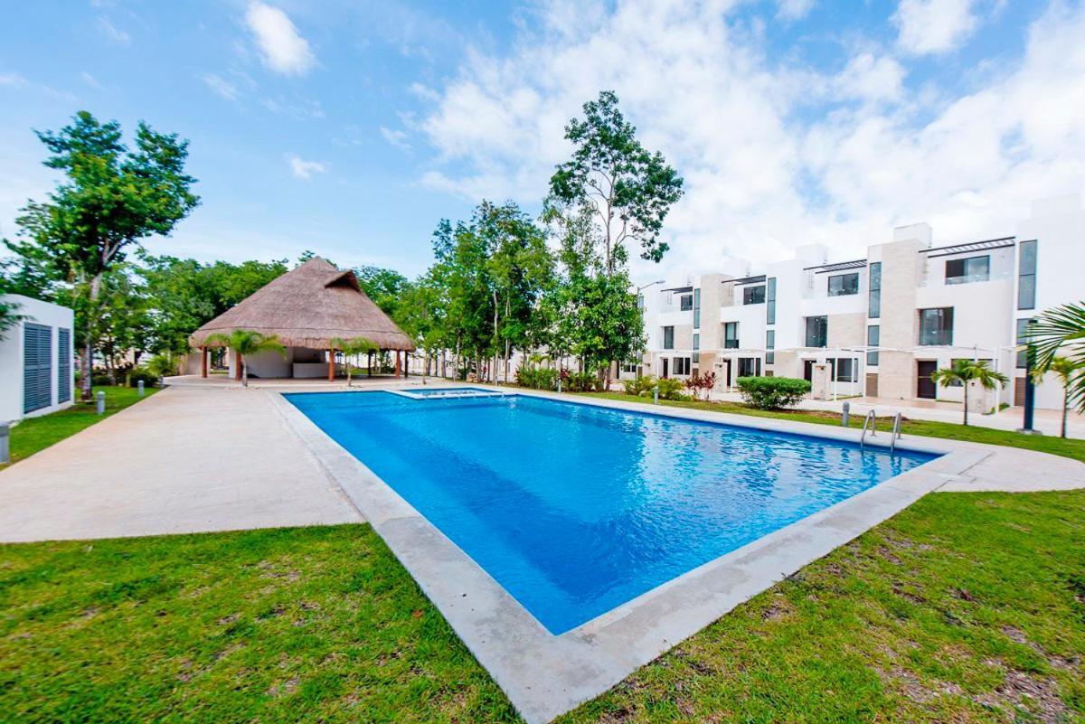 Charming & Comfortable House, 15 Min To Downtown Сasa de vacaciones