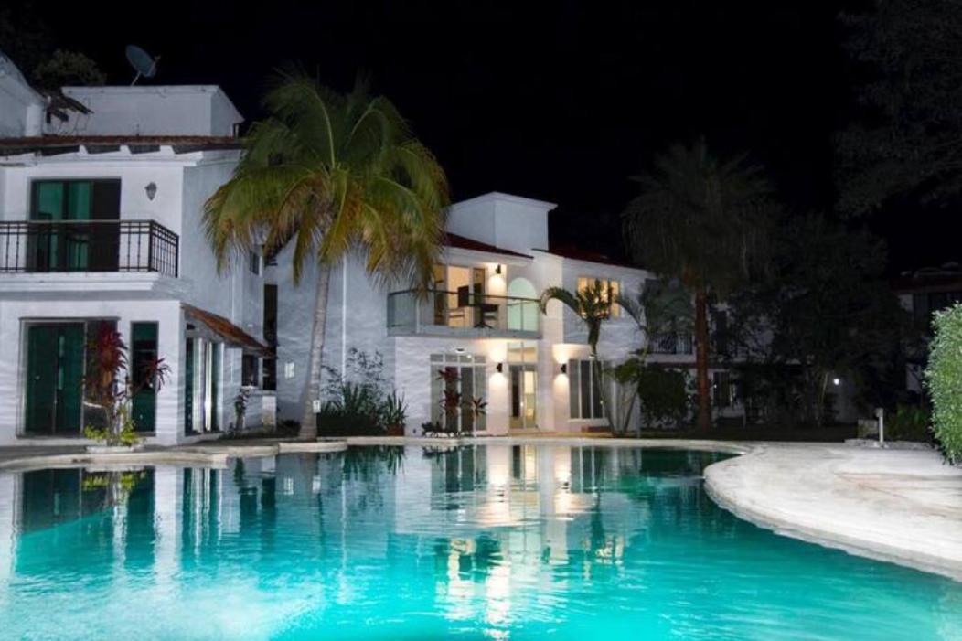 Playacar House 10 Pax! The Location In Playa! By Bookhap Villa
