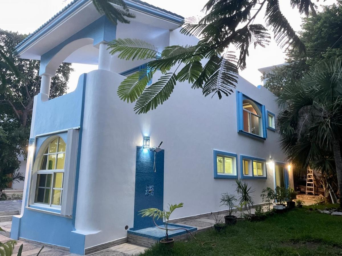 Homestay Casa Luna Maya *