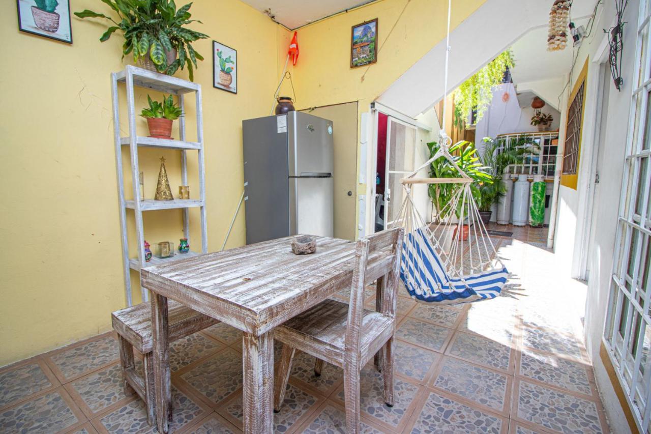 La Casa Del Almendro Guest house