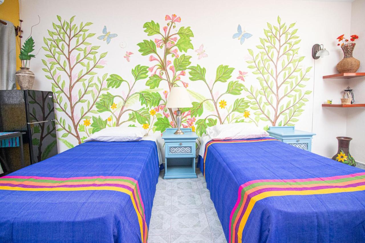 La Casa Del Almendro Guest house *