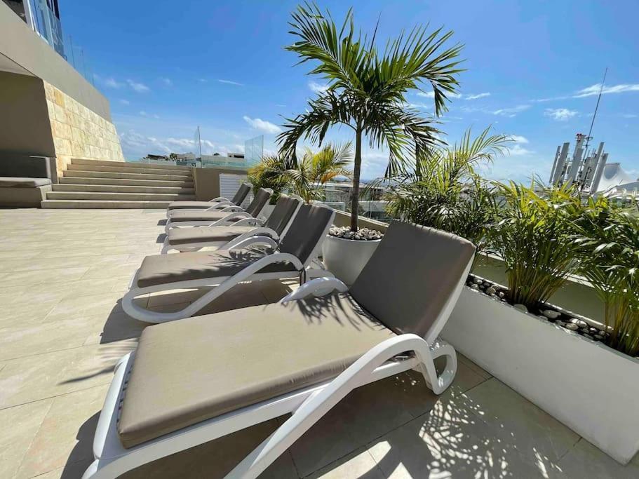 Căn hộ Penthouse On 5av! Private Pool! Rooftop With Ocean View
