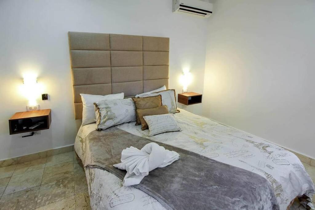 Apartamento Modern 2 Bdr, 3 Minutes Walk From The Beach, Central Location!